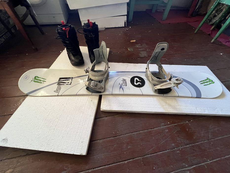 Placa snowboard cu buti