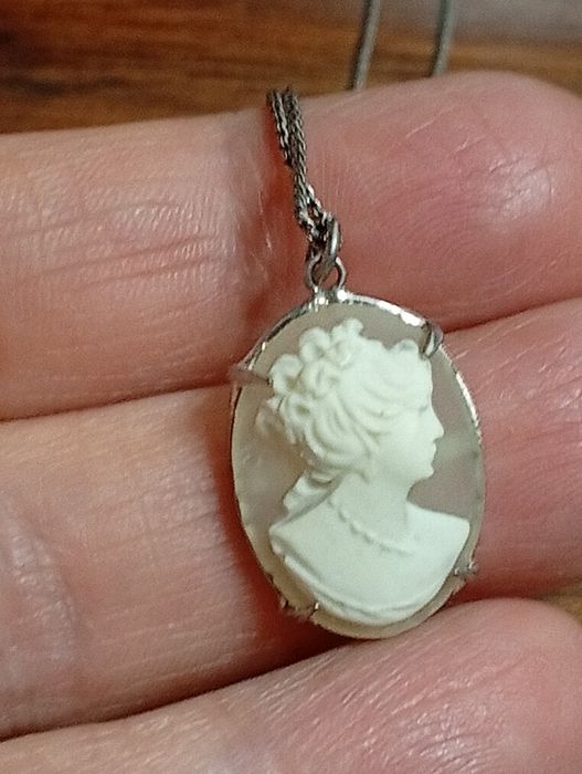 Бижутерия старая и новая недорого