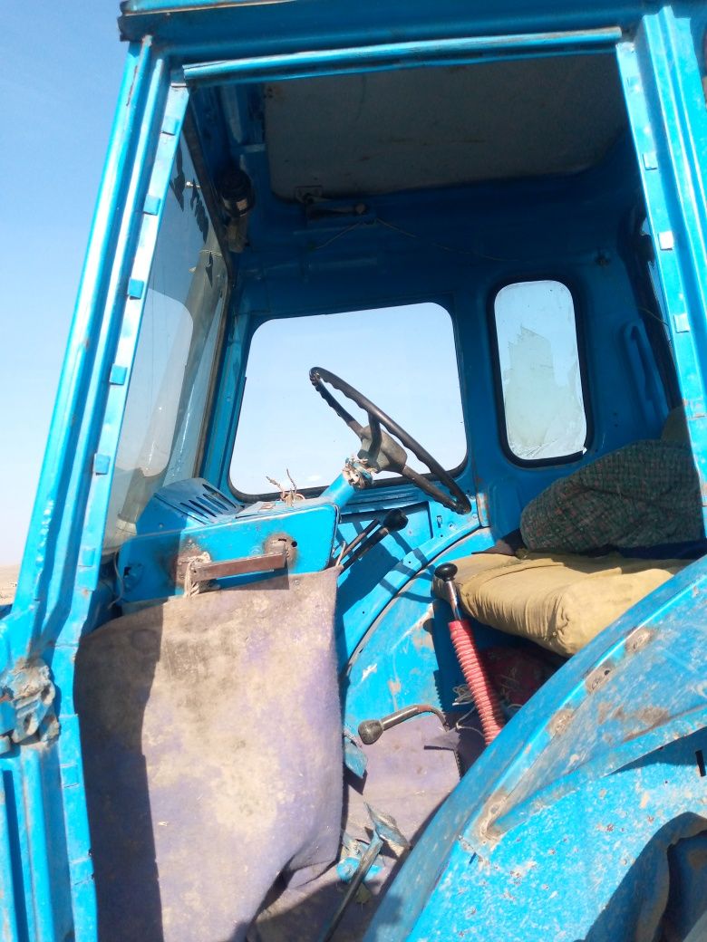 Traktor Belarus sotiladi holati yaxshi hammasi ishlab turipti