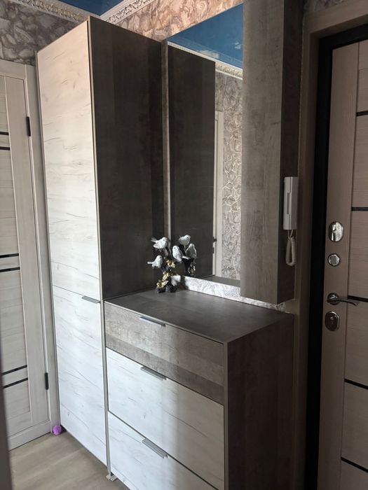 Продам прихожую