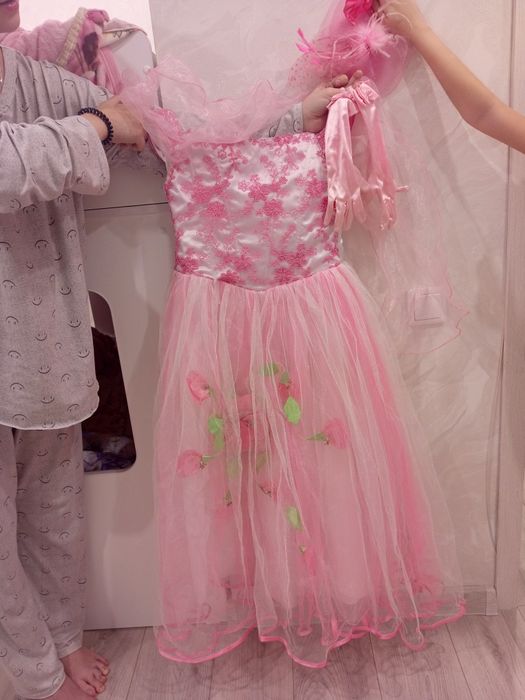 Платье на девочку 7-9 лет