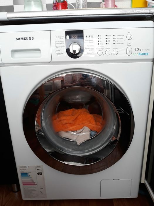 Үй заттары сатылады.