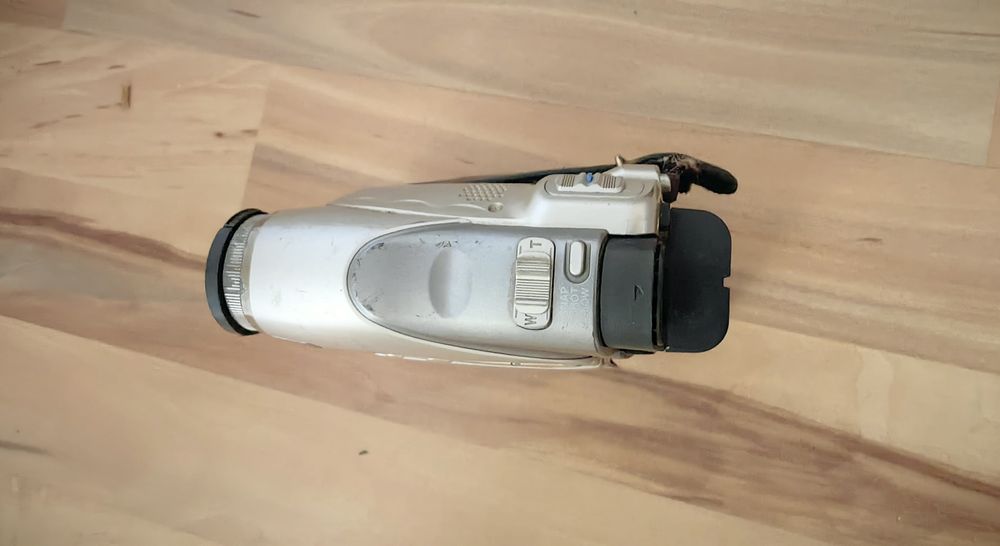 Cameră video JVC GR-D250U Mini DV retro