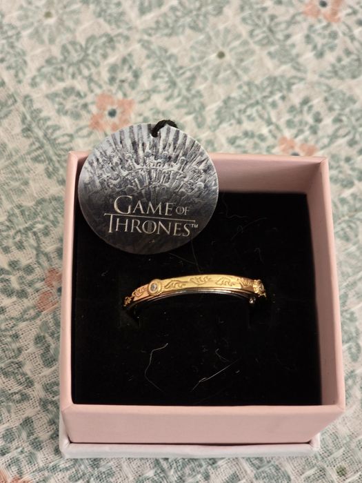 Продавам пръстен на фирма Пандора