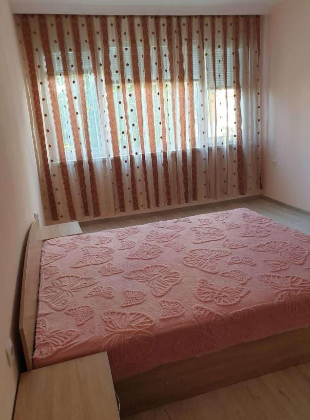 Дава се под наем Тристаен апартамент в София, Сухата река - 90 кв.м за 750 € - Снимка #2