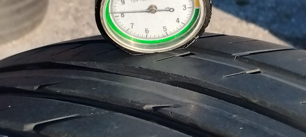 Гуми 215 50 17 Фалкен Falken 2 броя. Нов внос. Не са нови!