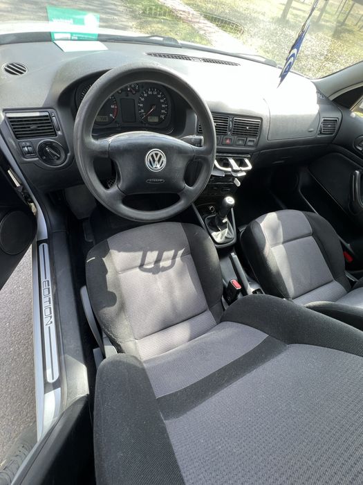 VW Golf 4 • 1.4 benzină • 2002 • Germania • Cârlig