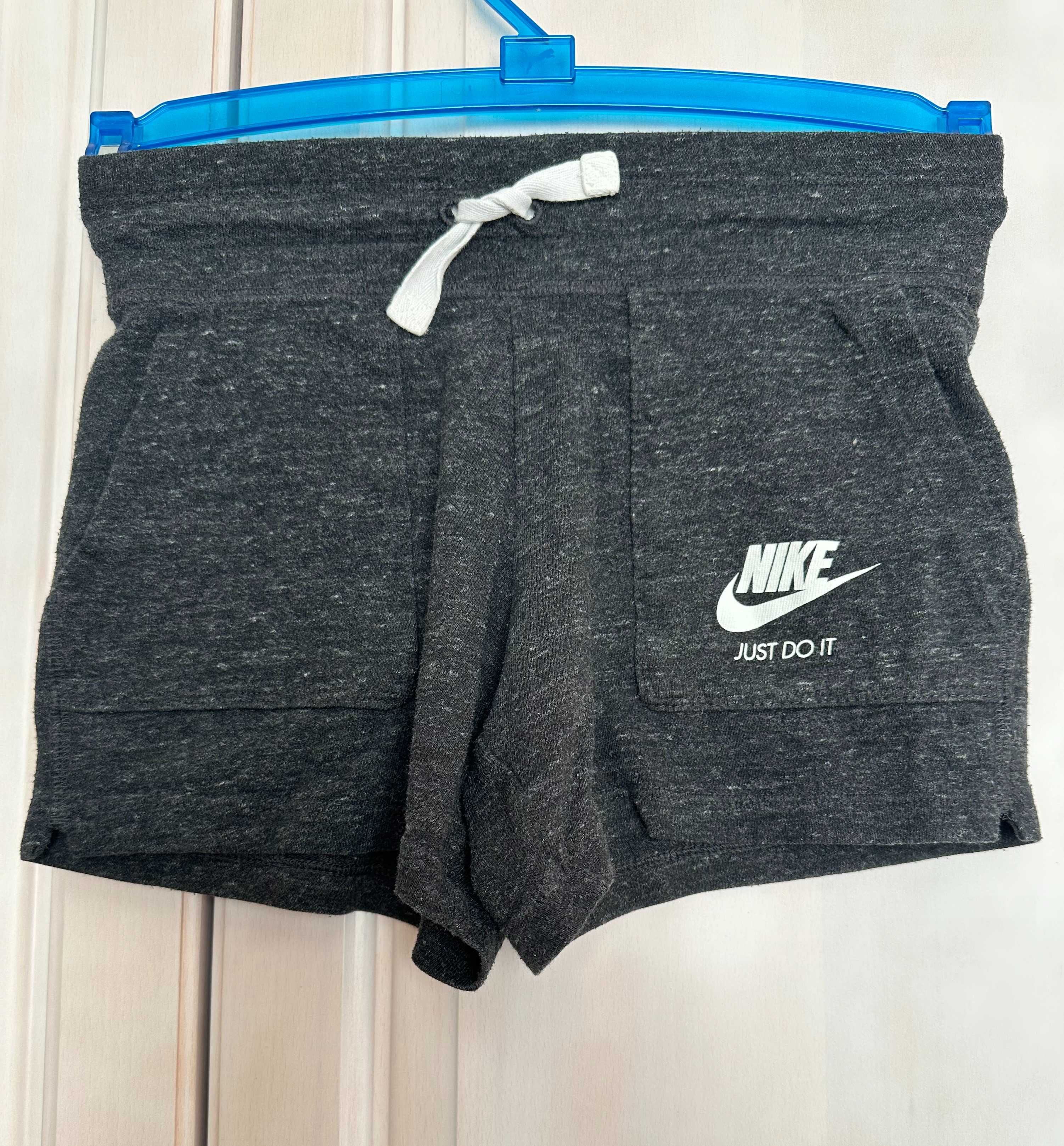 Спортни клинчета Puma Dry-cell, панталонки Nike за ръст 140 см / 9-10г