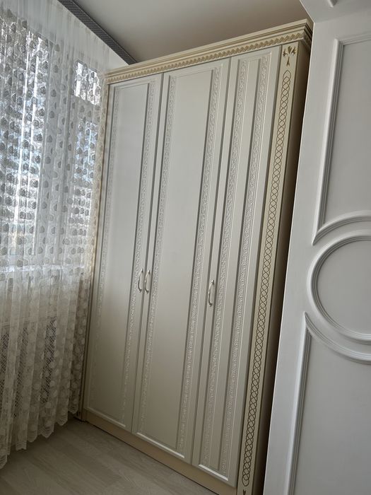 Продам шкаф в идеальном состояние