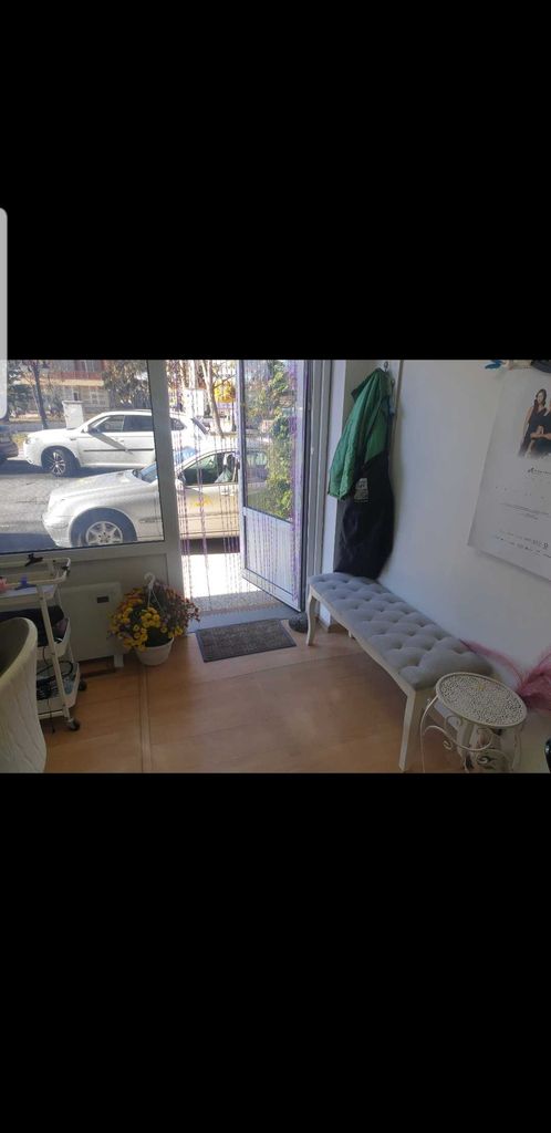 Дава се под наем Магазин в Самоков - 15 кв.м за 127.5 € - Снимка #2