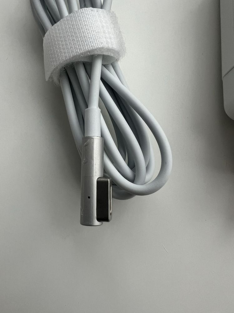 Incarcator charger apple macBook nou nefolosit