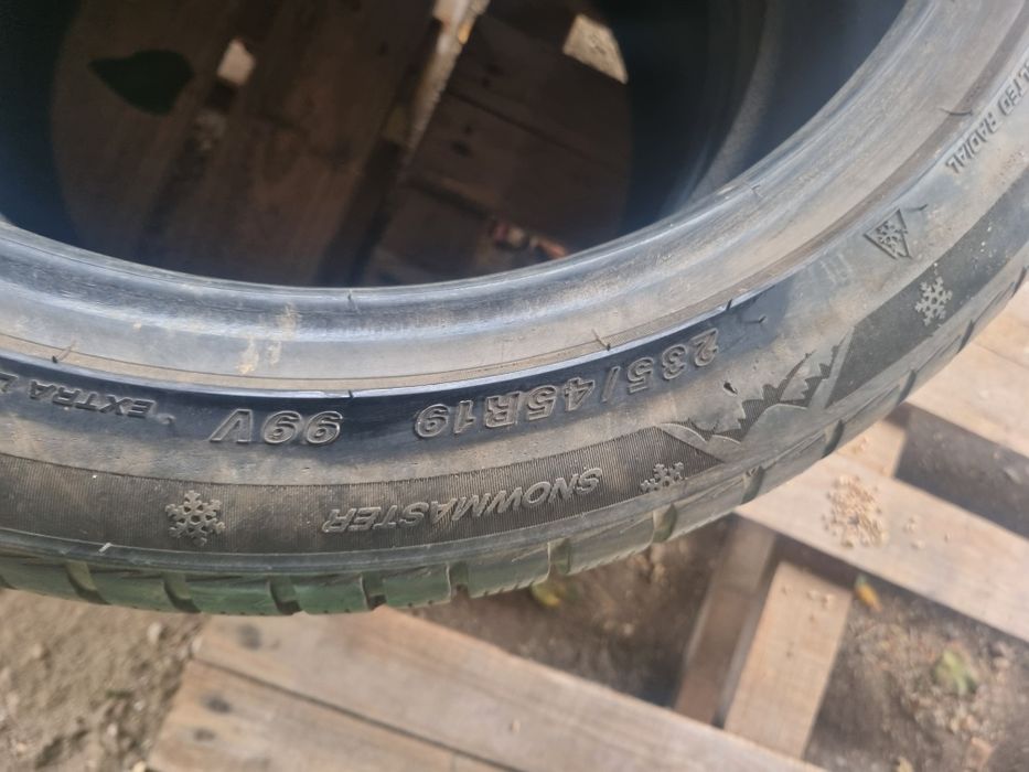 Зимни гуми деветнаски 2 бр.