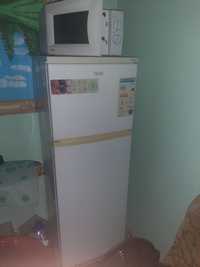 Продается холодильник и микроволновка  в отличном состоянии