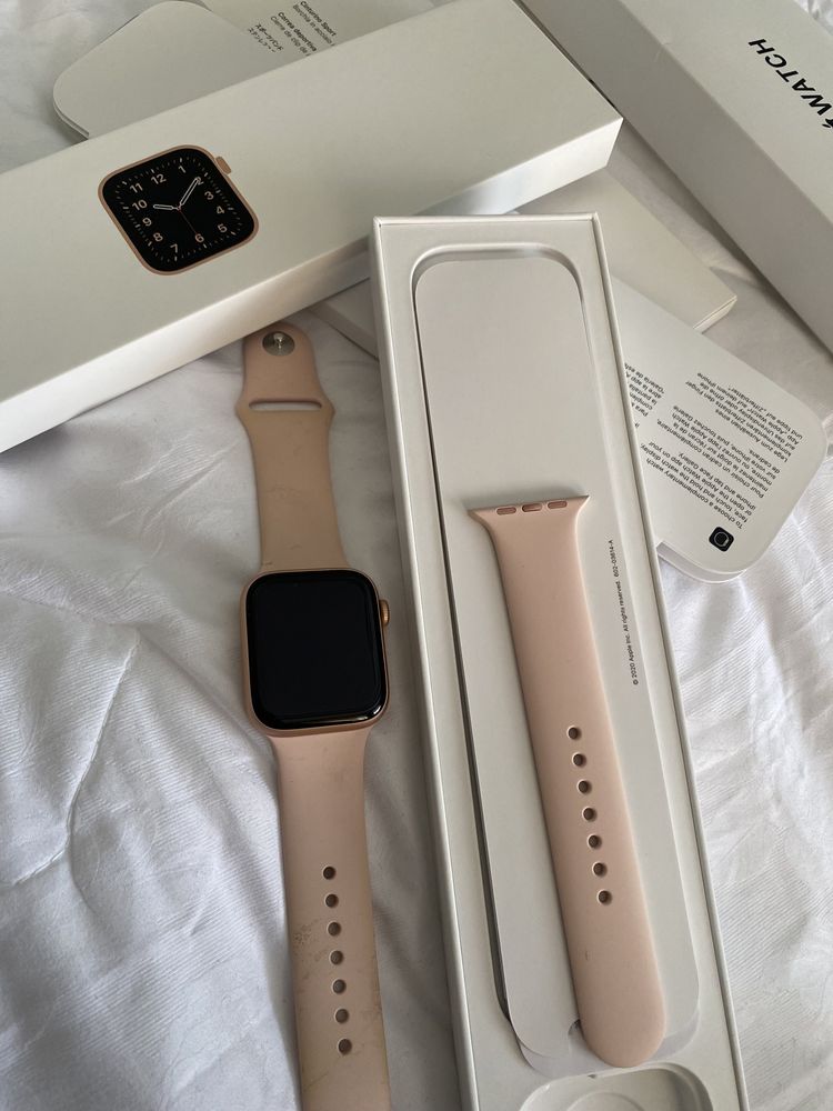 Часы Apple watch SE 44