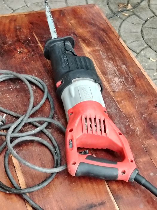 Fierăstrău Milwaukee sspe1300sx