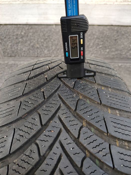 Vând 2 Cauciucuri 225/50/17 M+S Semperit DOT 2022 Import Germania