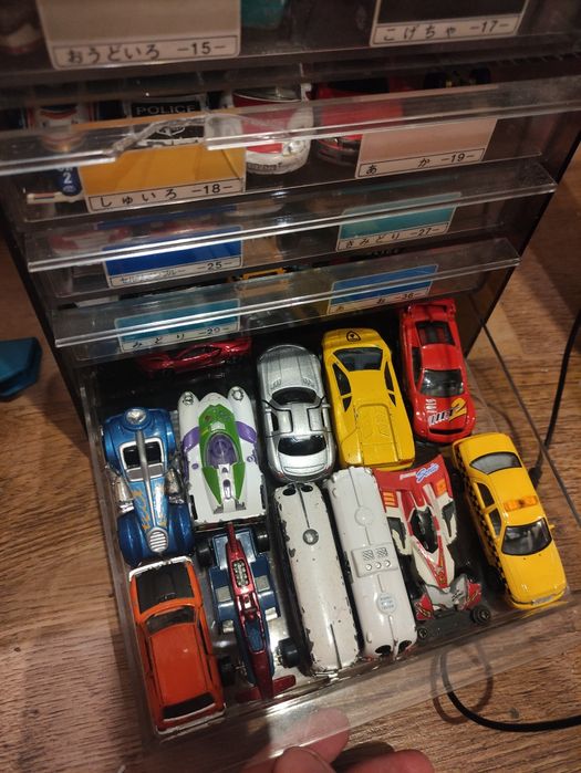 Машинки Tomica, Hot wheels, majorette