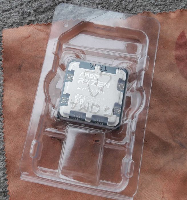 Procesor AMD Ryzen 9 7900X - Probabil defect