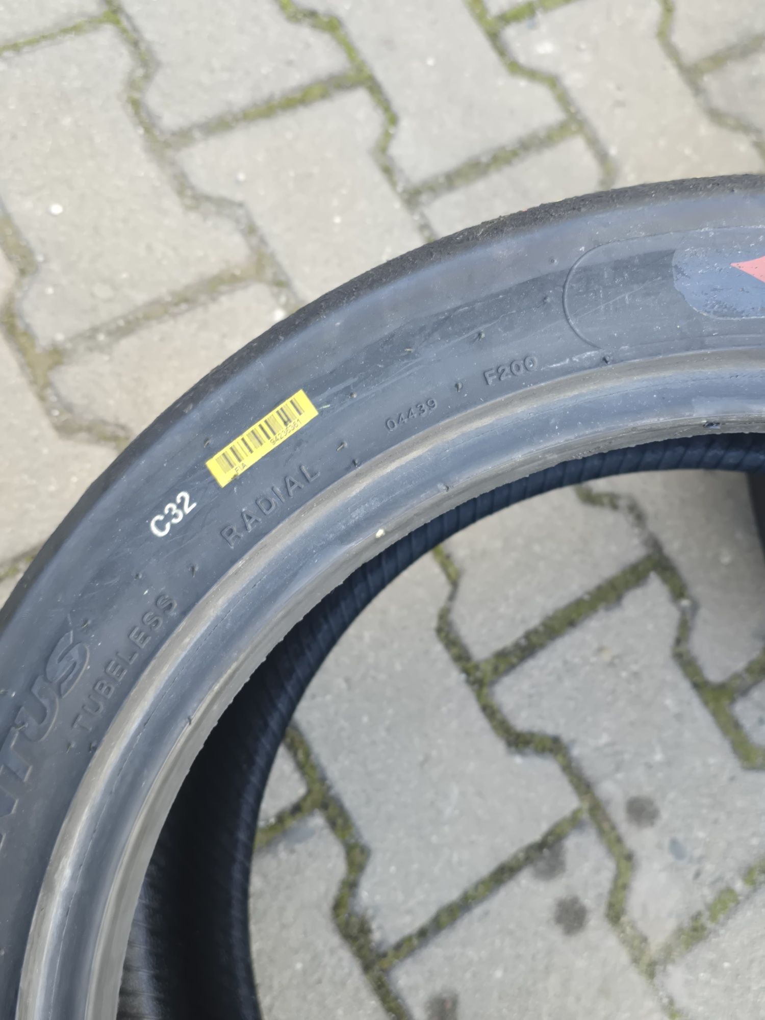 215 615 17 Hankook сликове