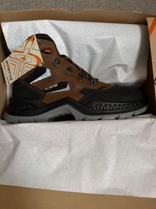 Bocanci cu bombeu metalic nr 42 noi