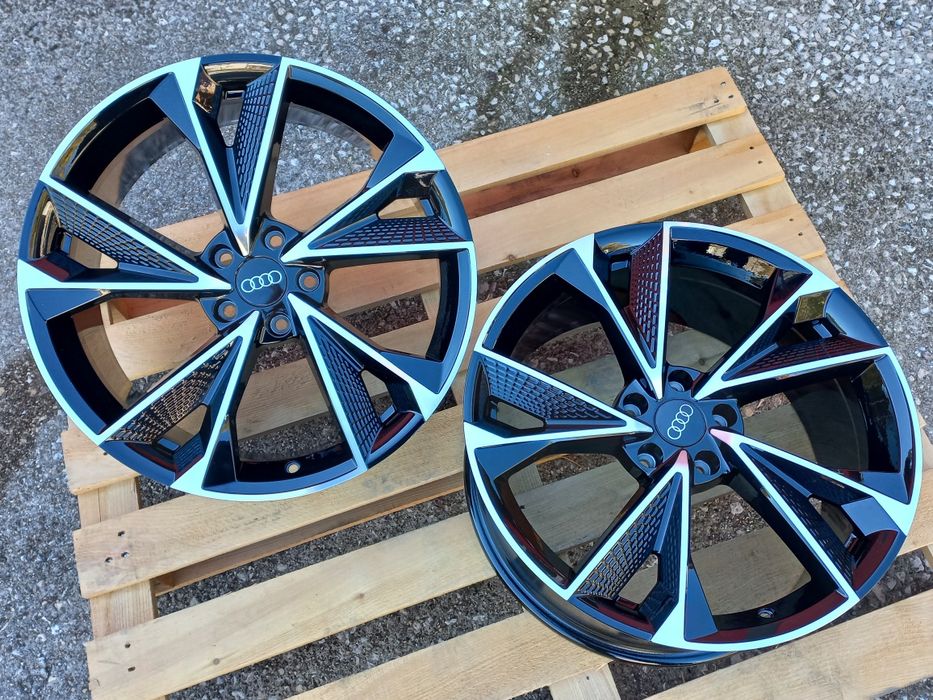 18 Audi Rs2024 A3 A4 A5 A6 Q3 Q5 8.0j et35 Black polish Чисто Нови.