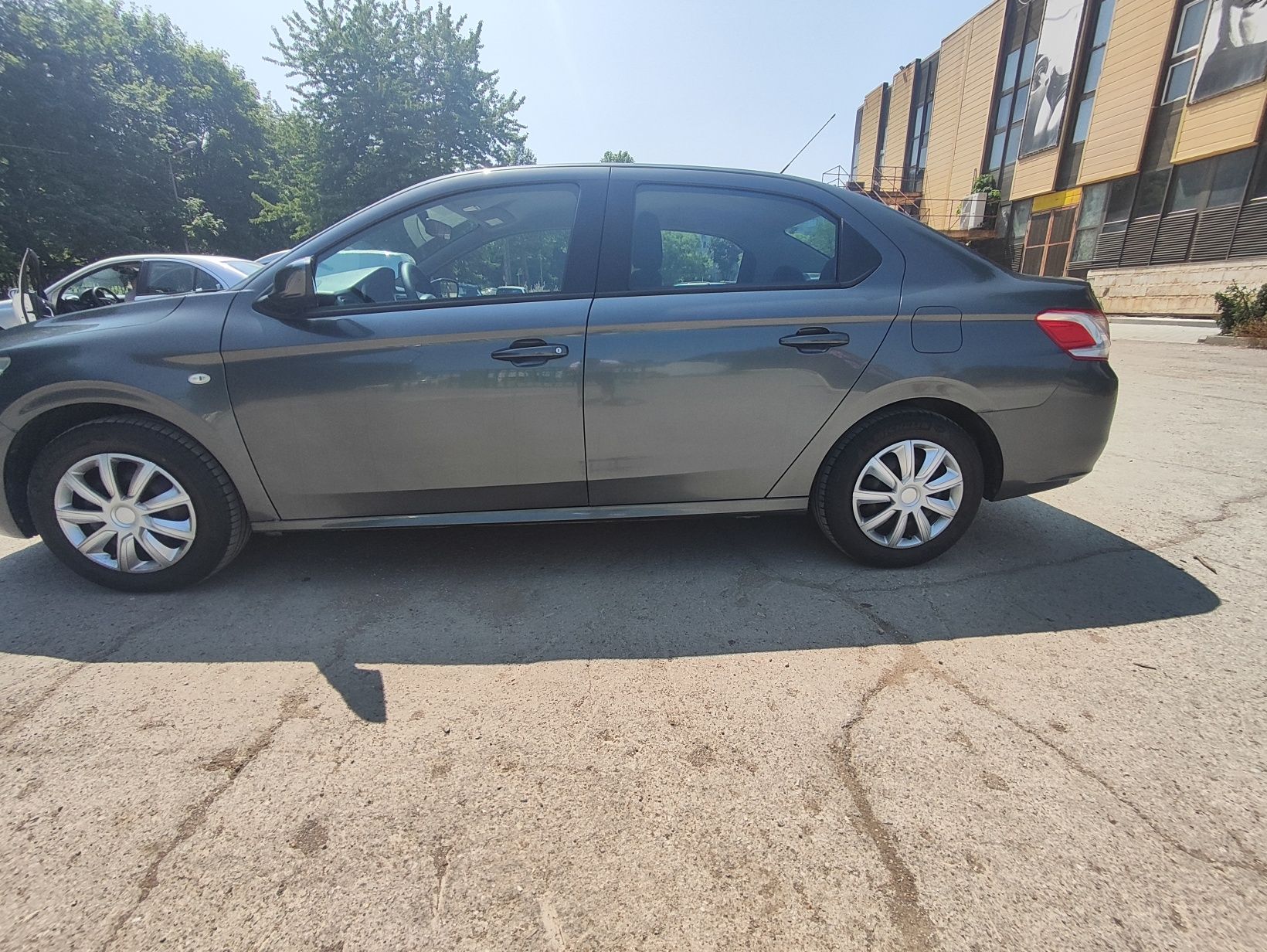 Peugeot 301 2014г 1.6 газ
