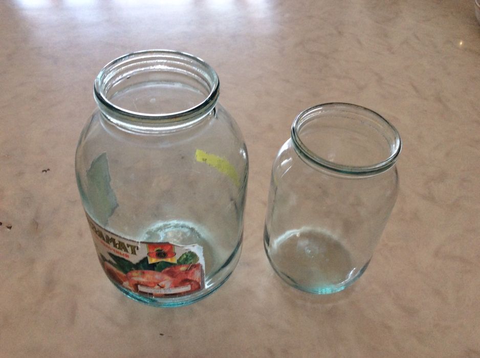 Продаю стеклянные 2 литровые банки