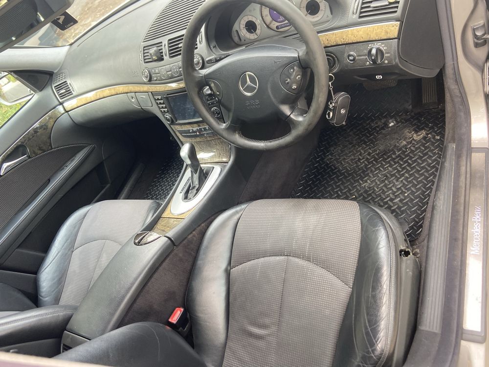 Mercedes-Benz E270