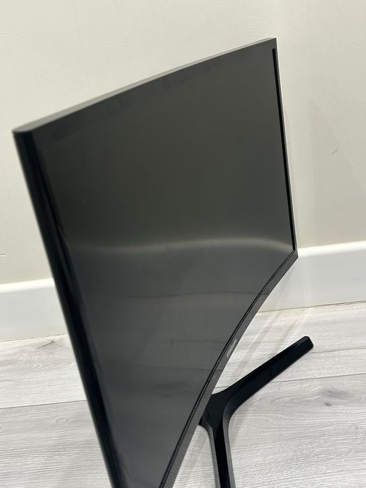 Монитор Samsug изогнутый