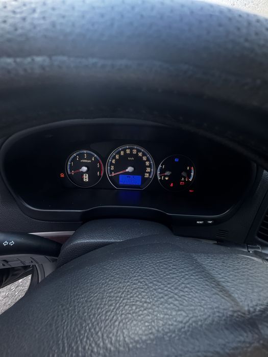 Vand Hyundai Santa fe 2.2 diesel ,4X4  5000 euro usor negociabil