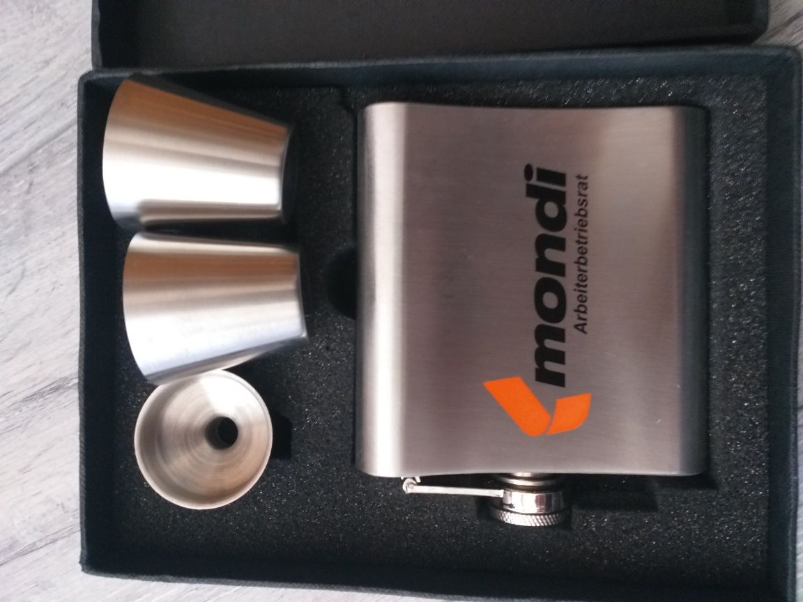 Set sticluta inox cu 2 paharute si triftor
