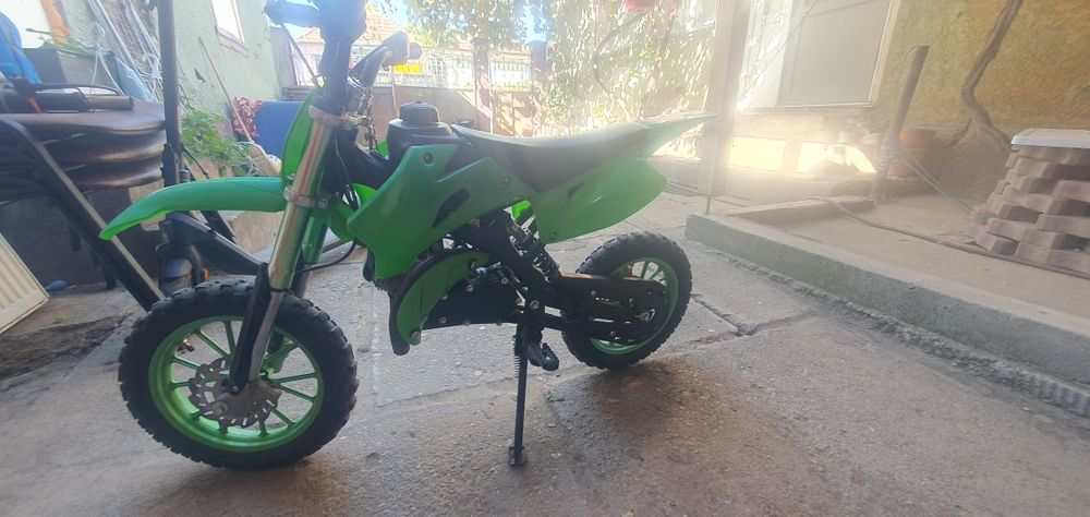 Vând sau schimb cross ,49cc, stare bună