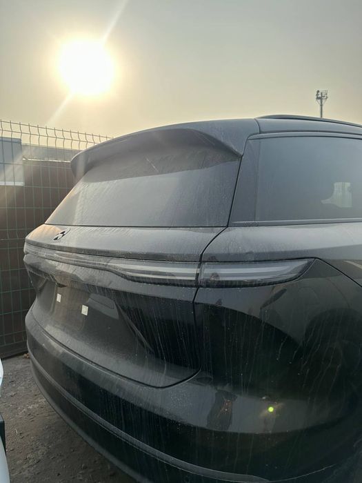 NIO kompaniyasiga qarashli  EL 8 model