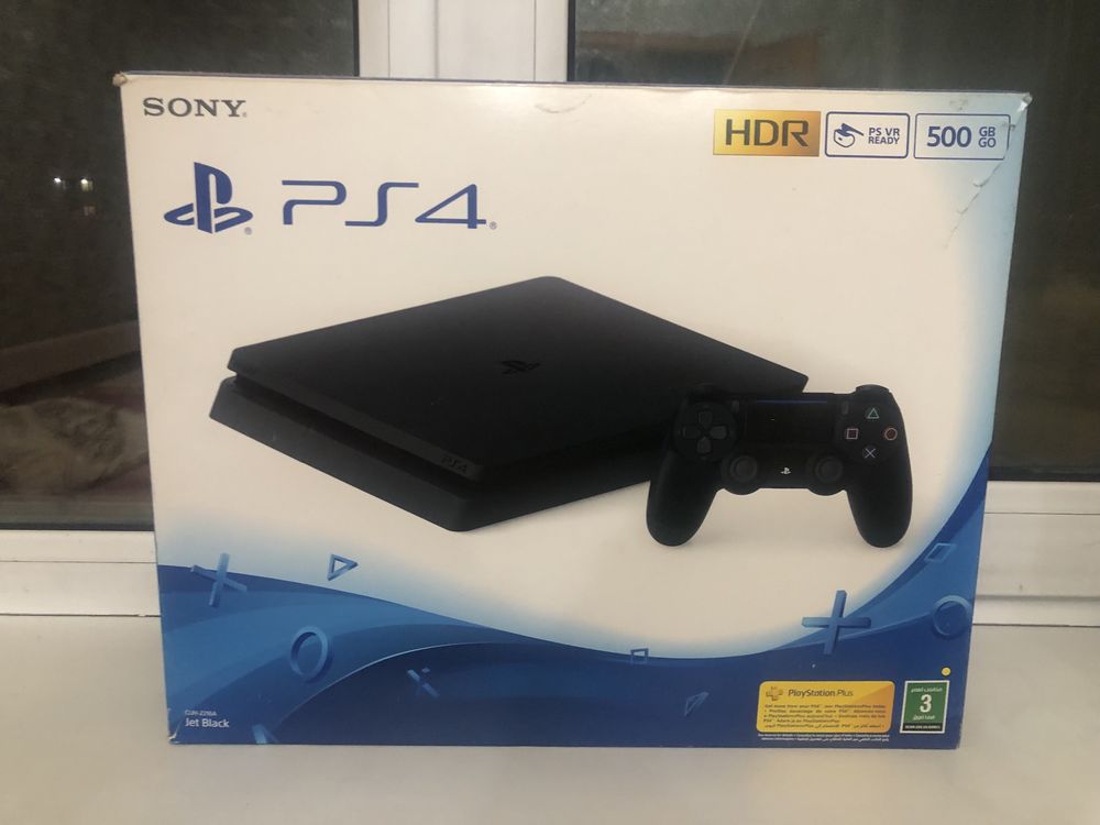 Игровая приставка PS 4