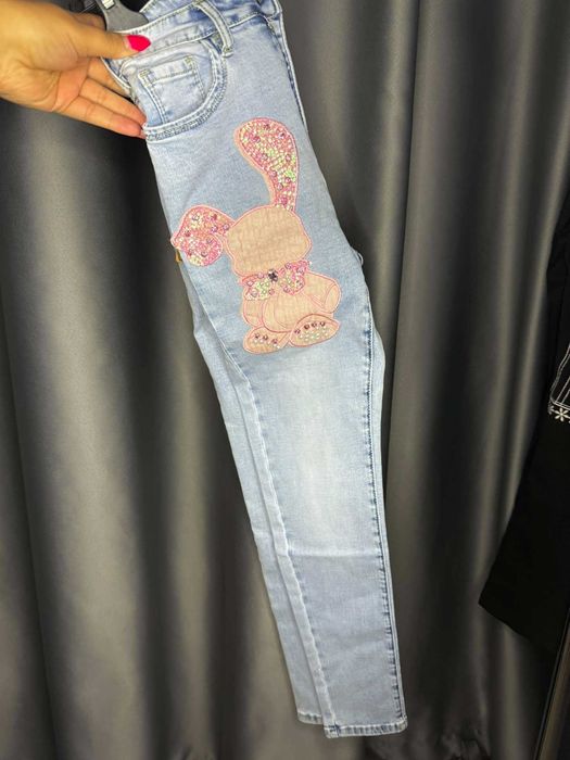 Страхотни дамски дънки с голям еластант и топ качество