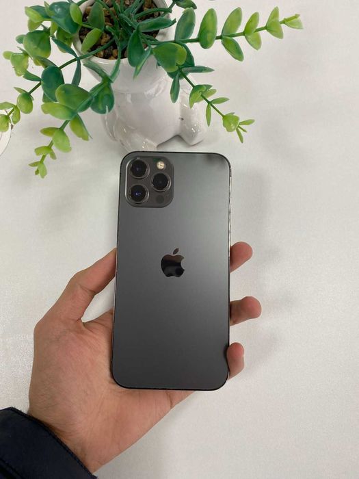 Продавам Iphone 12 Pro 128GB