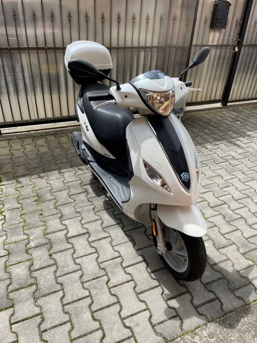 Vând scuter Piaggio Fly 50 T