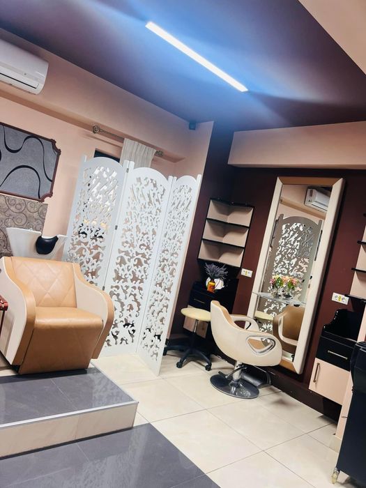 Inchiriez camera gene 1 post frizerie-coafura+1 post manichiura