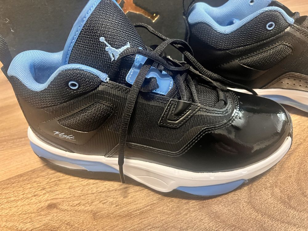 Pantofi Jordan noi , originali 36,5