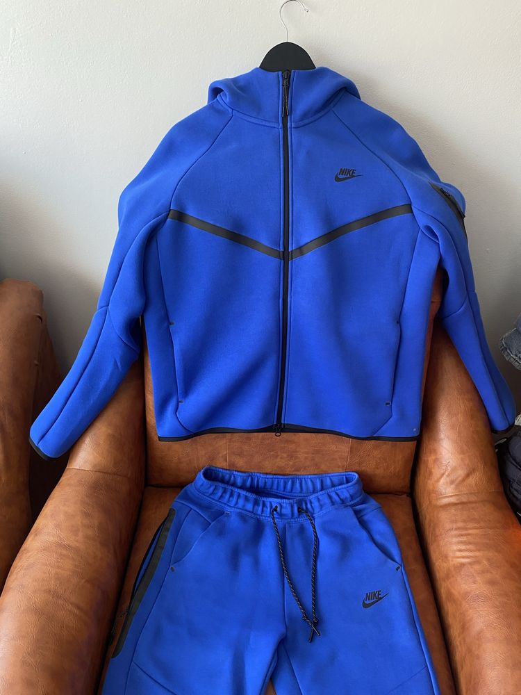 Nike tech albastru