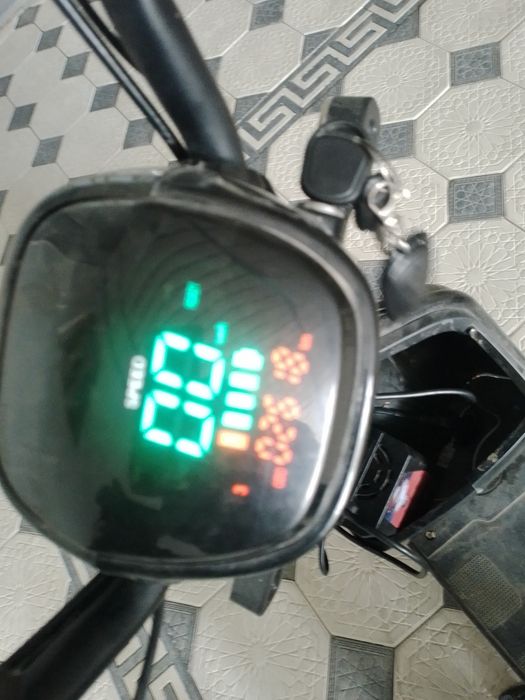 Elektra sukuter sotiladi narx 2 mln