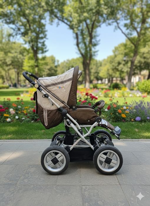 Продаётся универсальная коляска в хорошем состоянии!