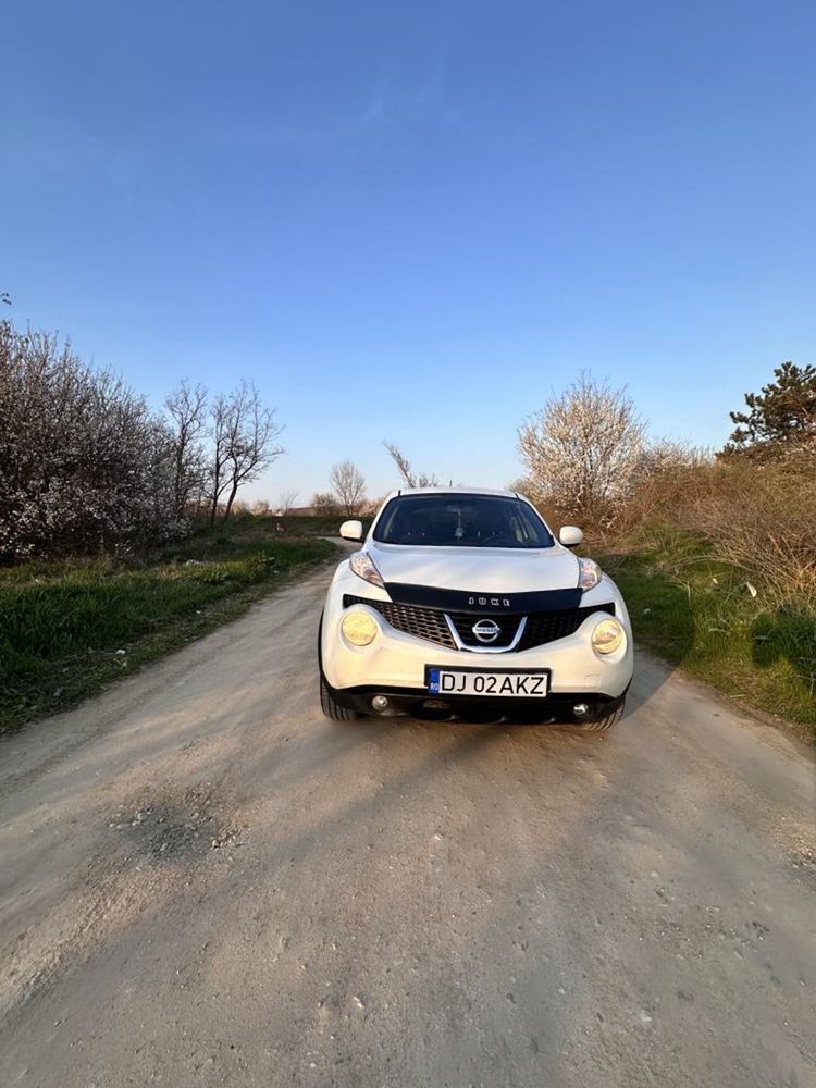 Nissan Juke Alb, diesel  Caroserie SUV,Înmatriculat