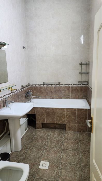 Arenda uchastka Yakkasaroy 4 xona -1500$