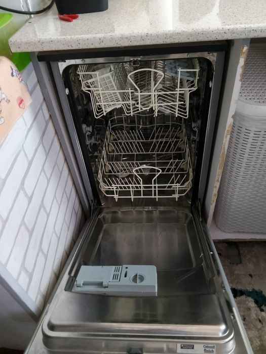 Встраиваемая посудомоечная машина