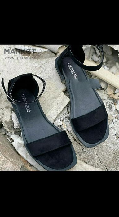 Летние новые сандалии