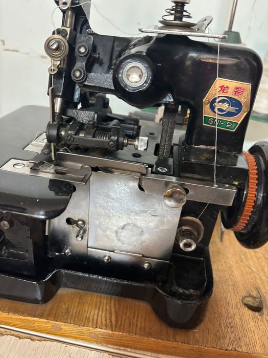 Проодам китайскии оверлог,состояние хорошее.Педаль есть.25 000тг.