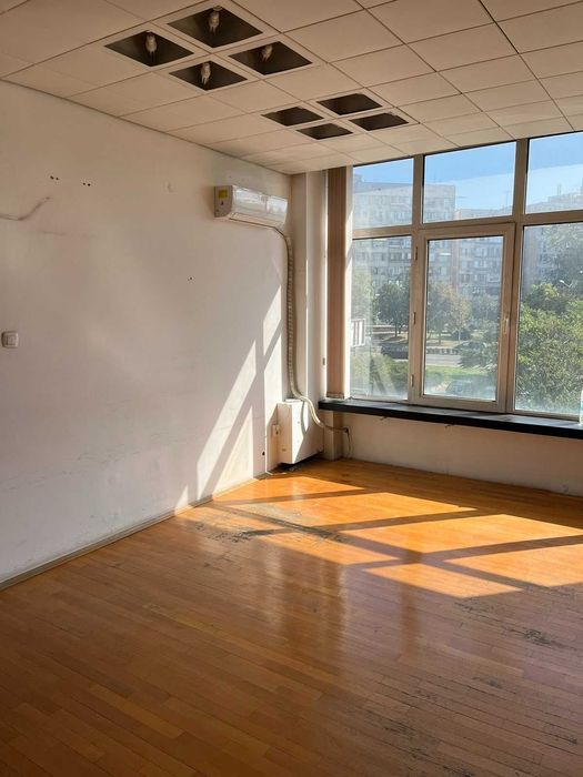 Дава се под наем Офис в Бургас, Братя Миладинови - 25 кв.м за 100 € - Снимка #2