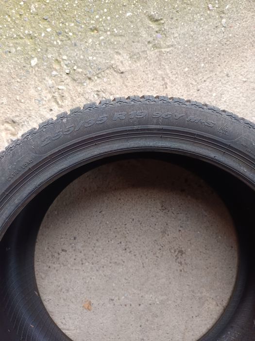 2 бр.Всесезонни гуми Pirelli 255/35/19