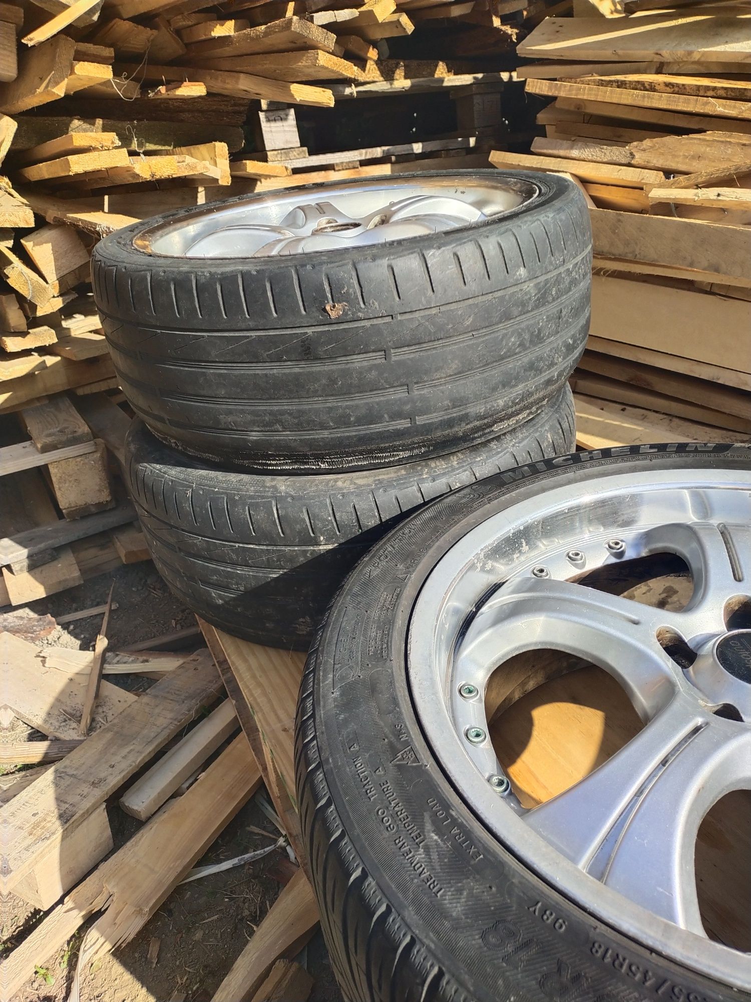 Jante  235/45R18